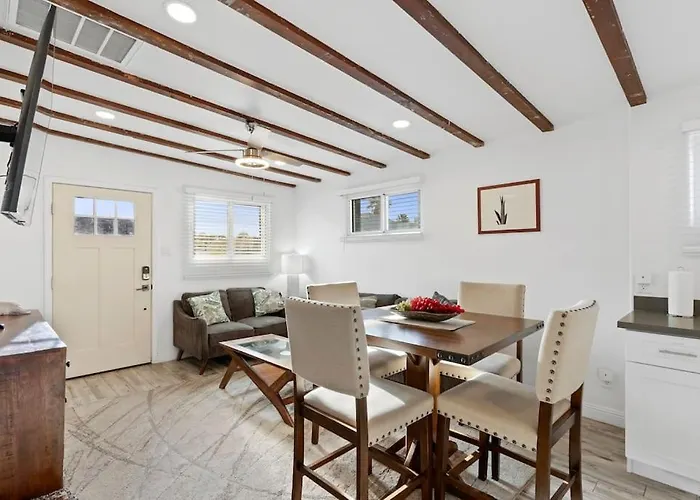 Apartment Featherlight With Bbq And Hot Tub In Downtown