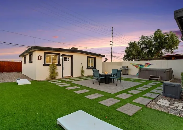Featherlight With Bbq And Hot Tub In Downtown *